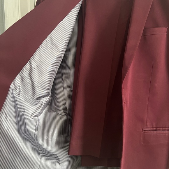 Express Photographer Men’s Fitted Suit + FREE Shirt - Picture 6 of 13